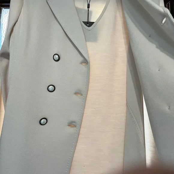 St.John wool Jacket with matching sleeveless camisole - Picture 5 of 11